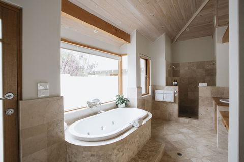 Yallingup Villas - Mackay Tourism 4