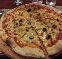 Benino's Pizza - Mackay Tourism