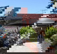 Perry Como Cafe Wine Bar - Mackay Tourism