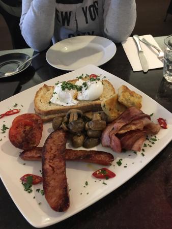 Shine Cafe Bar & Lounge - Mackay Tourism 0