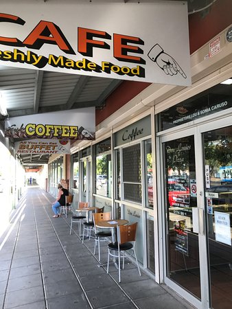Don Louies Traralgon - Mackay Tourism 0