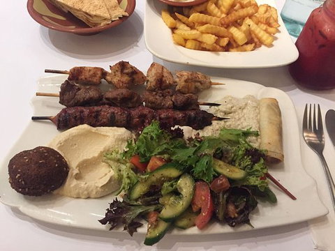 Samaras Lebanese & Mediterranean Cuisine - Mackay Tourism 0