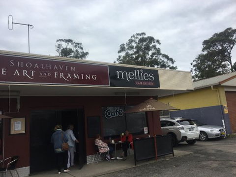 Mellies Cafe Gallery - Mackay Tourism 0