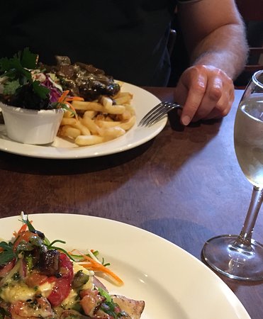 Michael's At Walsh's - Mackay Tourism 0