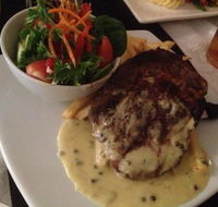 Bowning Hotel Dining Room - Mackay Tourism
