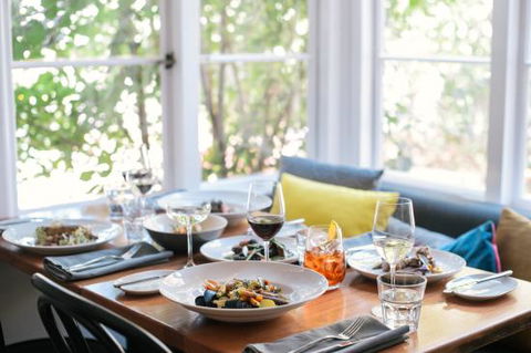 Clementine Restaurant - Mackay Tourism 0