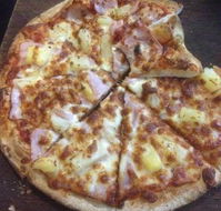 Crust Gourmet Pizza Bar Woolongong - Mackay Tourism