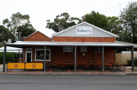 Junee Bakery - Mackay Tourism 0