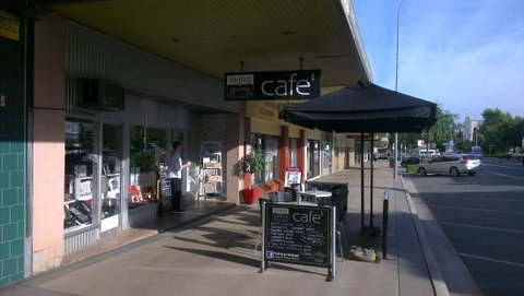 Living And Giving - Mackay Tourism 0