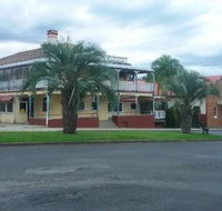 Coach House Inn - Mackay Tourism