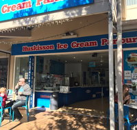Huskisson ice cream parlour - Mackay Tourism