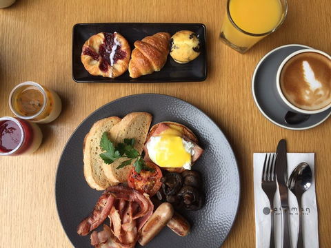 Coco's Restaurant - Mackay Tourism 0