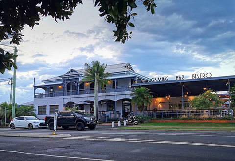 Commercial Hotel Redbank - Mackay Tourism 0