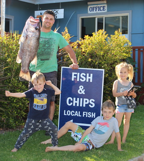 Peaceful Bay Fish And Chips - Mackay Tourism 1