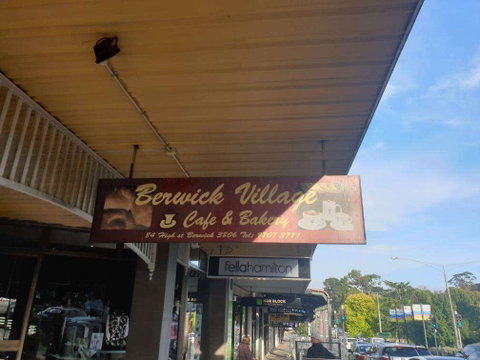 Berwick Village Cafe - Mackay Tourism 0