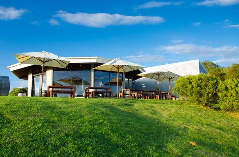 Cups Estate - Mackay Tourism 0