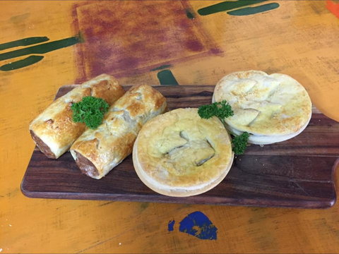 Mad Dog Coffee Bar - Mackay Tourism 0