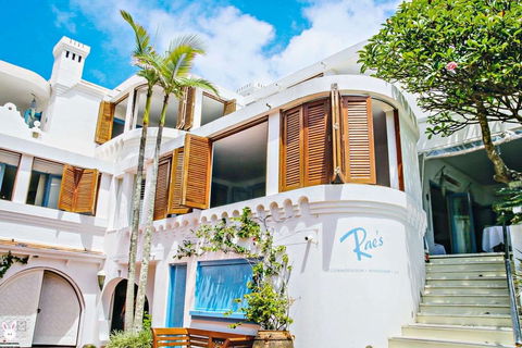Rae's On Wategos - Mackay Tourism 0