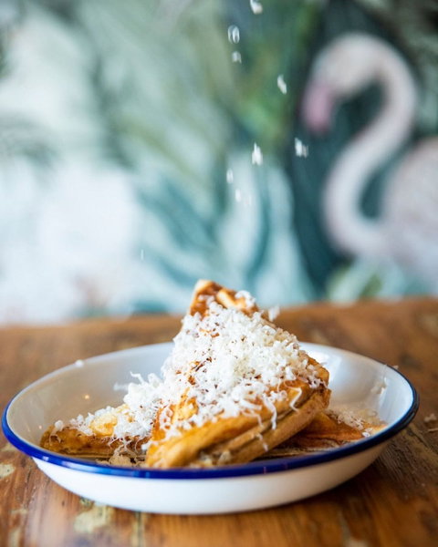 Queen Vee's - Mackay Tourism 0