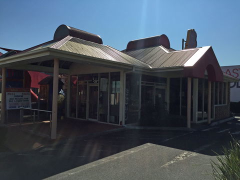 Fergusson Winery & Restaurant - Mackay Tourism 0