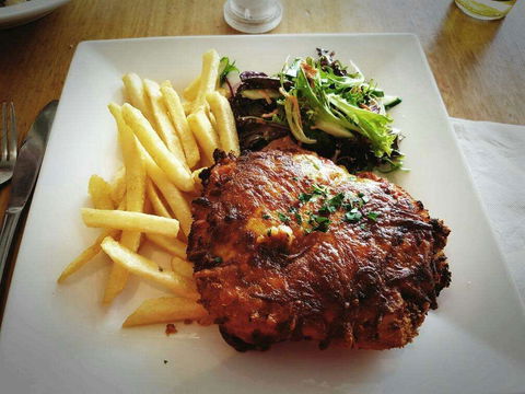 Silvers Bar And Grill - Mackay Tourism 0