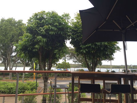 Take 5 By The River - Mackay Tourism 0
