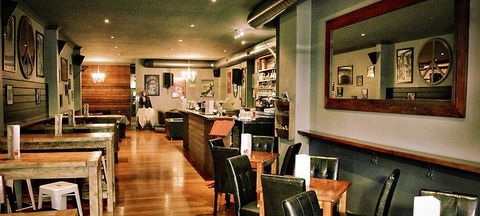 Tin Cat Cafe Restaurant And Gallery - Mackay Tourism 2