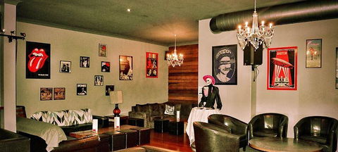 Tin Cat Cafe Restaurant And Gallery - Mackay Tourism 3