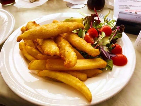 Restaurant And Bar At Noosa Heads Surf Club - Mackay Tourism 0