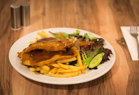 Central Hotel Cootamundra - Mackay Tourism 1