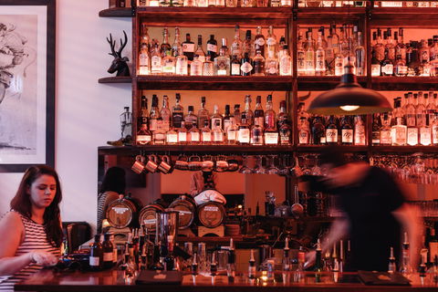 White Oaks Saloon Bar And Dining - Mackay Tourism 1