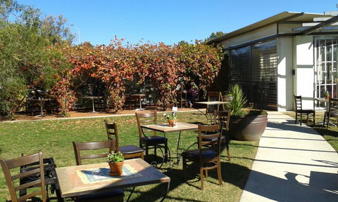 Riverbank Of Queanbeyan Cafe - Mackay Tourism 1