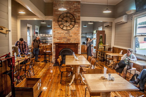 Tracks On Point Cafe - Mackay Tourism 0