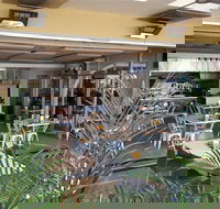 Caloundra Hotel - Mackay Tourism