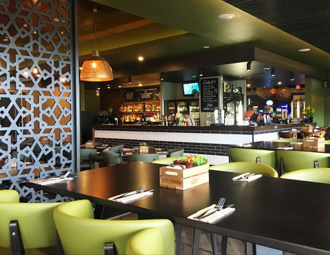The Racehorse Hotel - Mackay Tourism 1