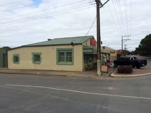 Two Wells Bakery - Mackay Tourism 0