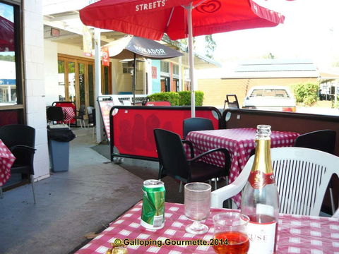 Funky Dory - Mackay Tourism 0