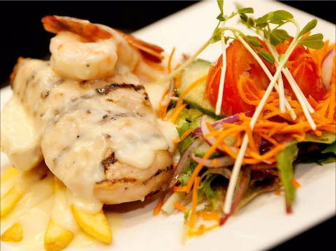 Manning River Hotel - Mackay Tourism 0