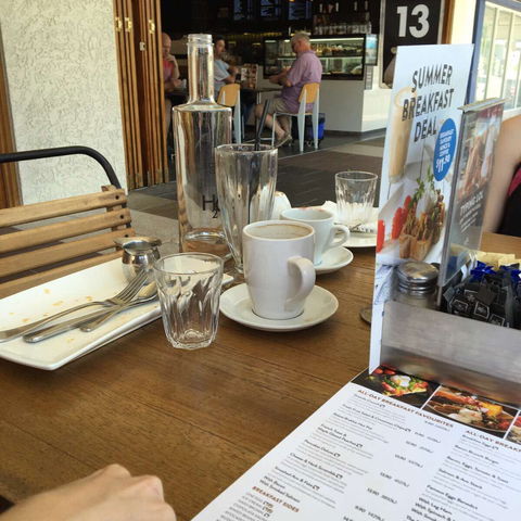 The Coffee Club - Grand Hotel - Gladstone - Mackay Tourism 0