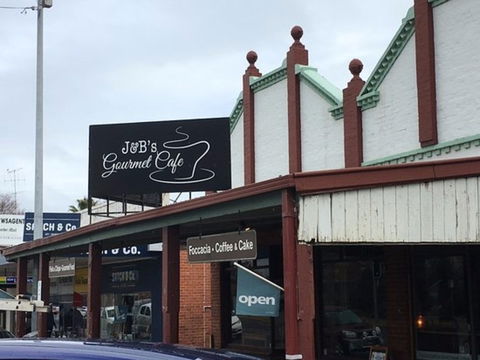 J And B's Gourmet Café - Mackay Tourism 0