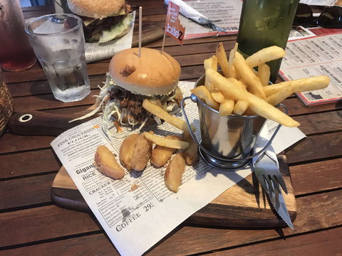 Bite'Z – Burgers Bar Grill! - Mackay Tourism 0