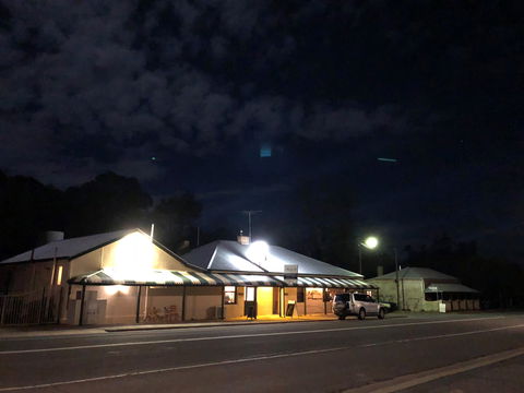 Eden Valley Hotel - Mackay Tourism 1