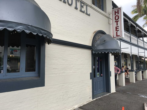 Waterloo Bay Hotel - Mackay Tourism 0