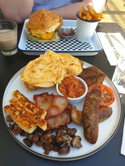 One By One Cafe - Mackay Tourism 0
