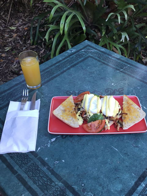 Platypus Lodge Restaurant And Cafe - Mackay Tourism 1