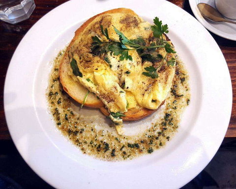 Elefant Lounge Cafe - Mackay Tourism 0