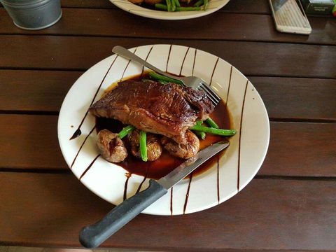 Meeniyan Hotel - Mackay Tourism 0