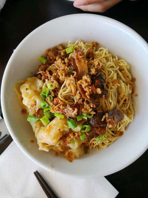 Two Hand Noodle Shop - Mackay Tourism 0