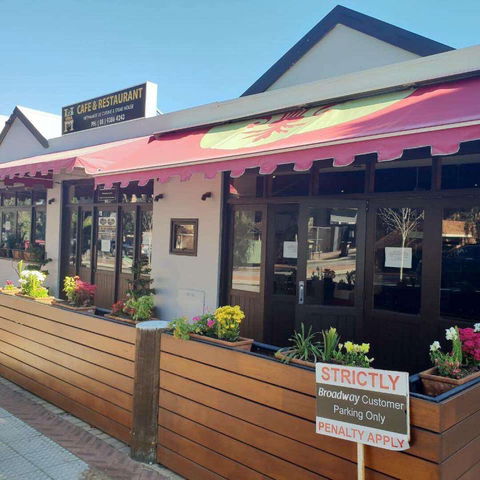 Vina H Cafe And Restaurant - Mackay Tourism 0