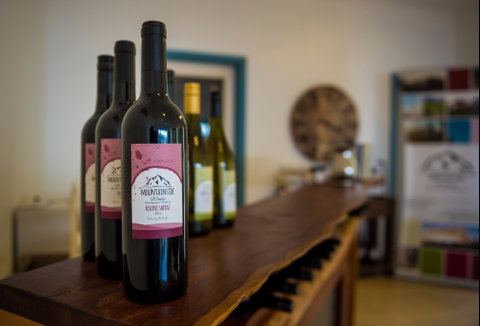 Mountainside Wines - Mackay Tourism 2